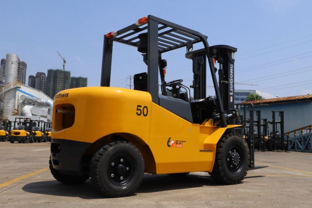 Дизельный погрузчик LiuGong CPCD50 Дизельный погрузчик LiuGong CPCD50